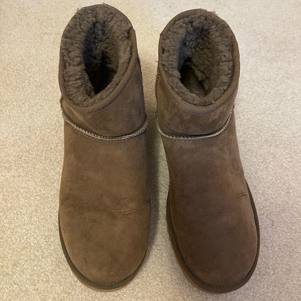Ugg Short Olive Boots